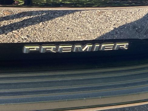 Used 2024 Chevrolet Tahoe Premier AWD/4WD image 29
