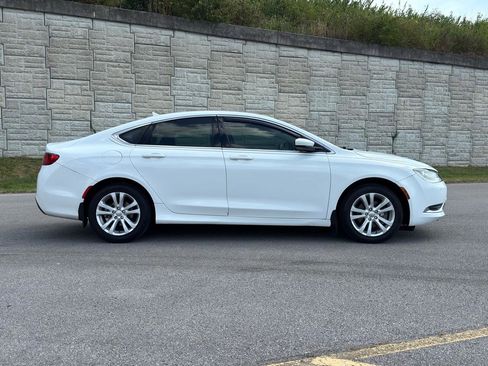 Used 2017 Chrysler 200 Limited Platinum FWD image 7