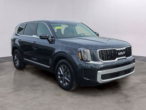 Used 2024 Kia Telluride LX AWD/4WD image 3