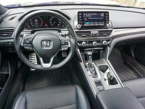 Used 2018 Honda Accord Sport image 5