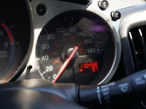 Used 2011 Nissan 370Z Touring w/ Sport Pkg RWD image 14