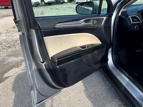 Used 2020 Ford Fusion S image 18