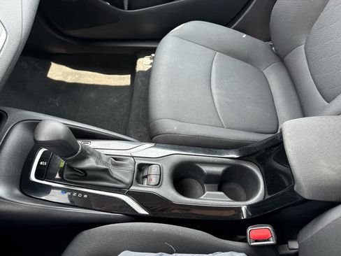 Used 2022 Toyota Corolla LE FWD image 19