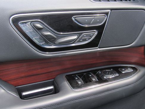 Used 2023 Lincoln Navigator Reserve image 14