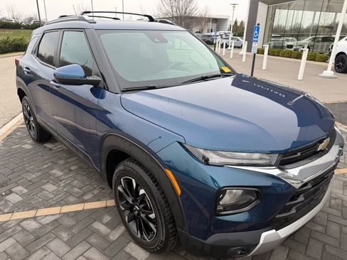 Used 2021 Chevrolet TrailBlazer LT w/ Convenience Package image 3