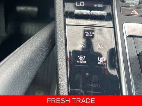 Used 2022 Porsche Cayenne Platinum Edition AWD/4WD image 29