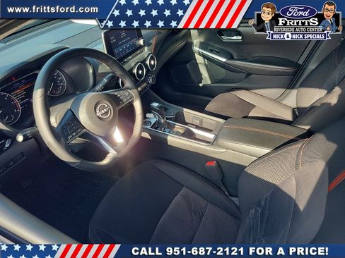 Used 2025 Nissan Sentra SR FWD image 4