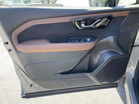 Certified 2025 Subaru Forester Touring w/ Protection Package image 15