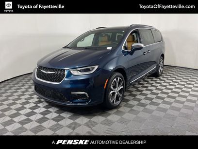 Used 2022 Chrysler Pacifica Pinnacle