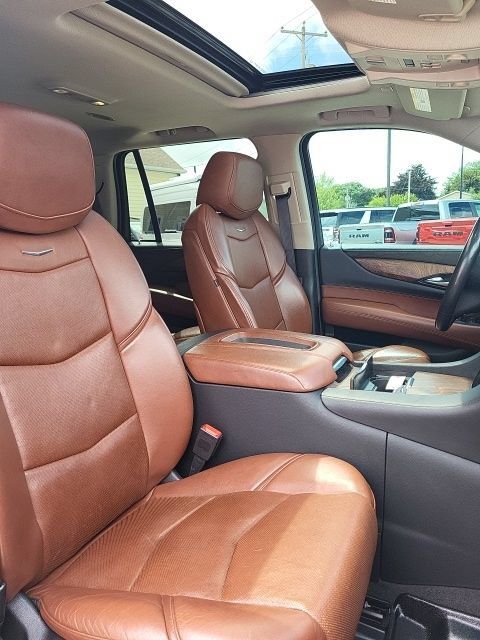 Used 2020 Cadillac Escalade Luxury AWD/4WD image 28