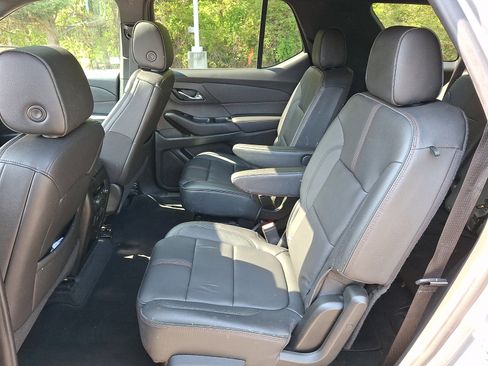 Used 2023 Chevrolet Traverse RS AWD/4WD image 11