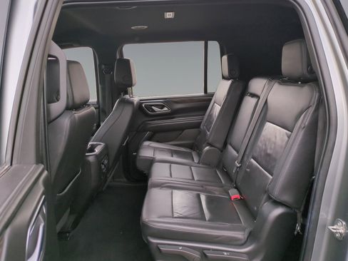 Used 2022 Chevrolet Suburban LT image 13