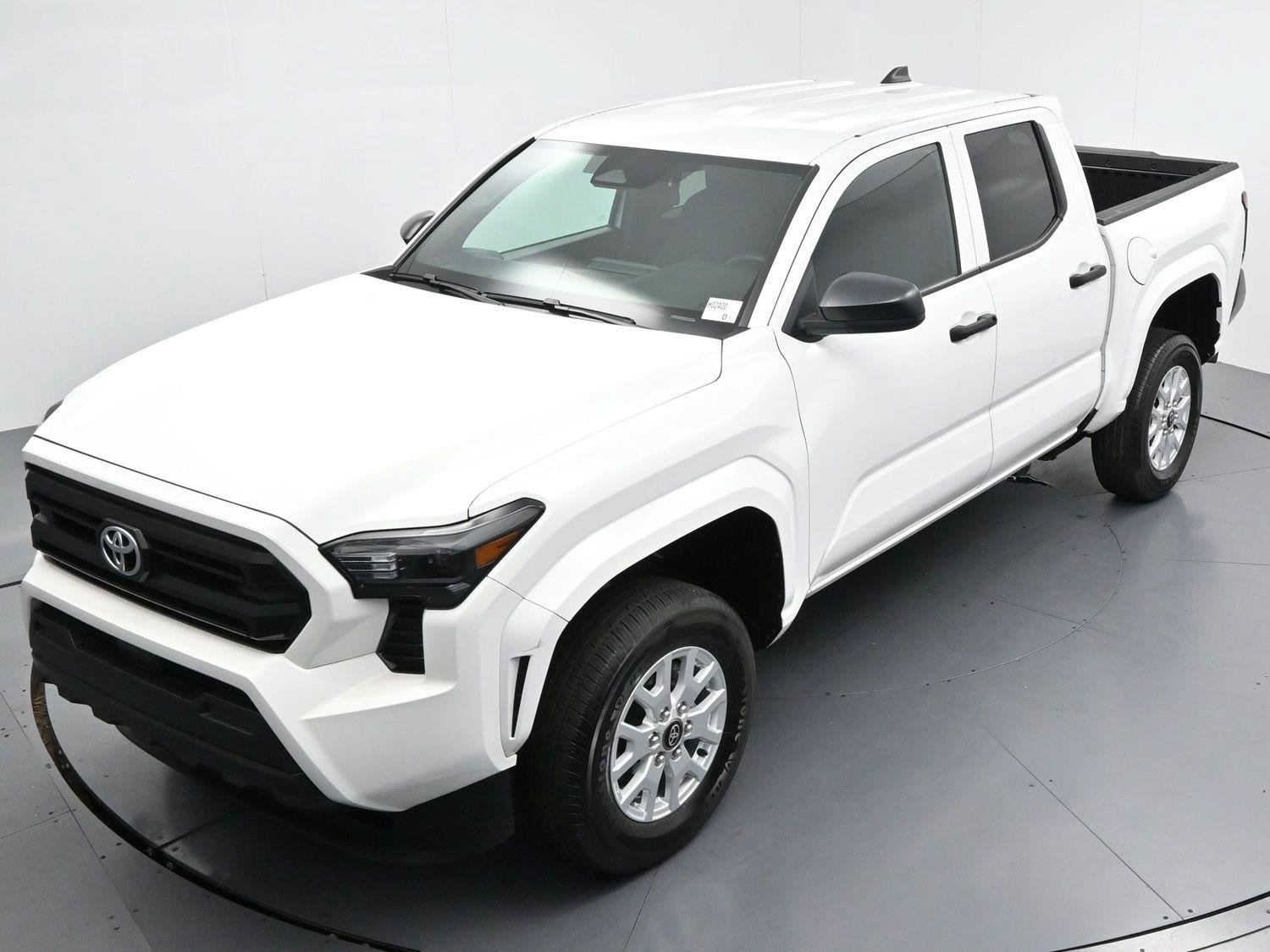 Used 2024 Toyota Tacoma SR AWD/4WD image 40
