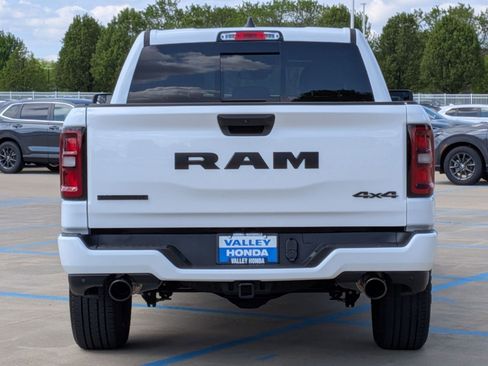 Used 2025 RAM 1500 Big Horn AWD/4WD image 7