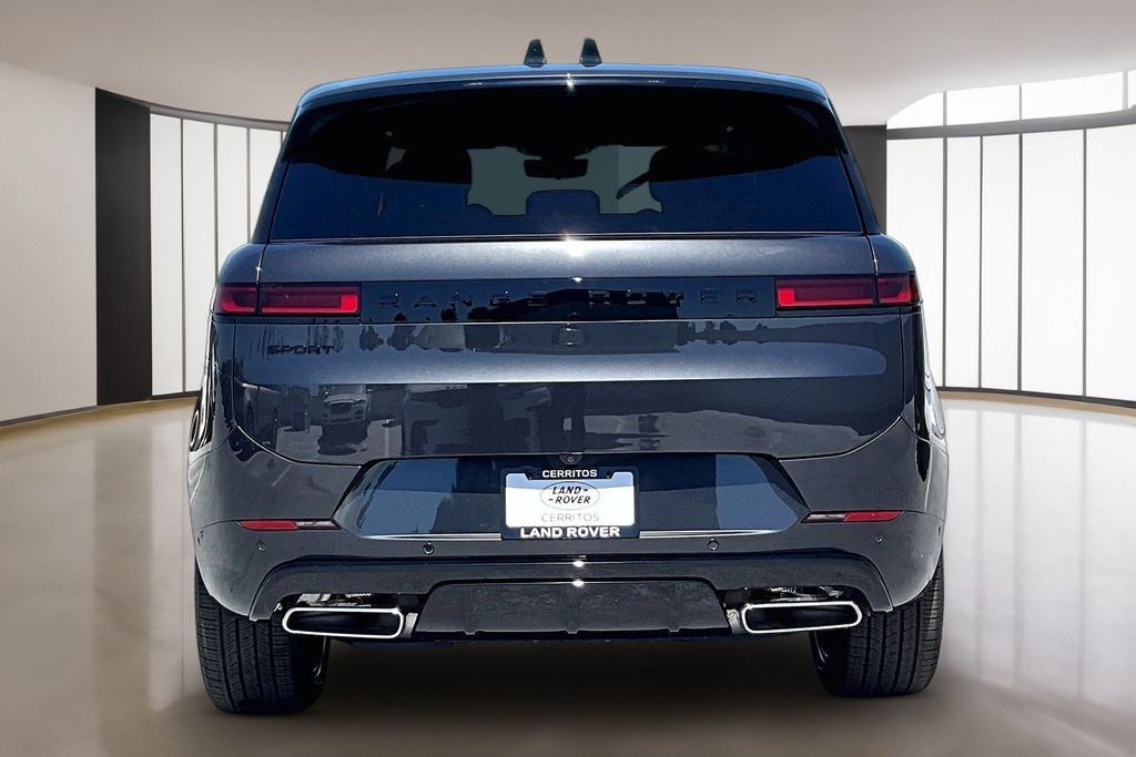 New 2026 Land Rover Range Rover Sport Dynamic SE AWD/4WD image 4