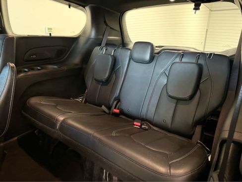 Used 2021 Chrysler Pacifica Touring-L w/ Uconnect Theater Family Group AWD/4WD image 11
