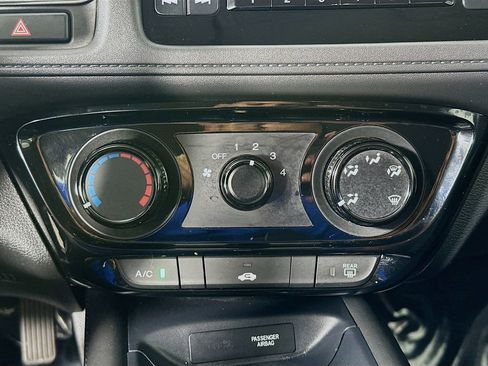 Used 2021 Honda HR-V LX image 14