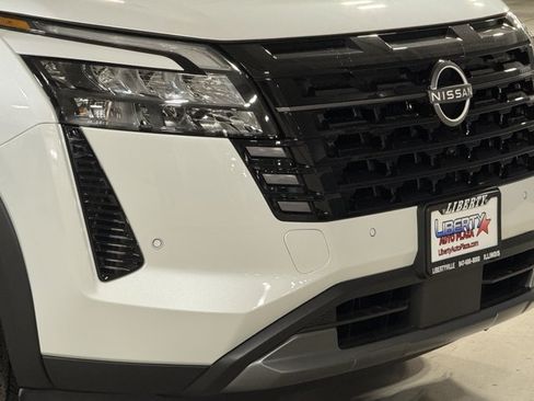 New 2026 Nissan Pathfinder Platinum w/ Cargo Package AWD/4WD image 3