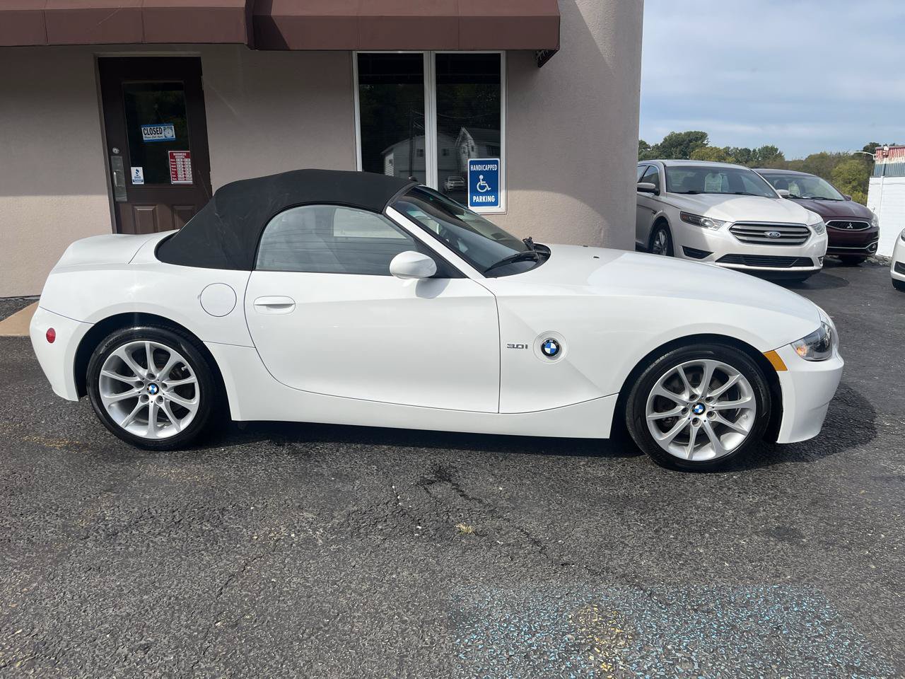 Used 2008 BMW Z4 3.0i RWD image 4