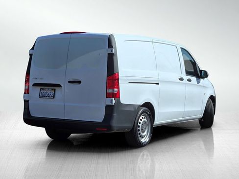Used 2017 Mercedes-Benz Metris image 4