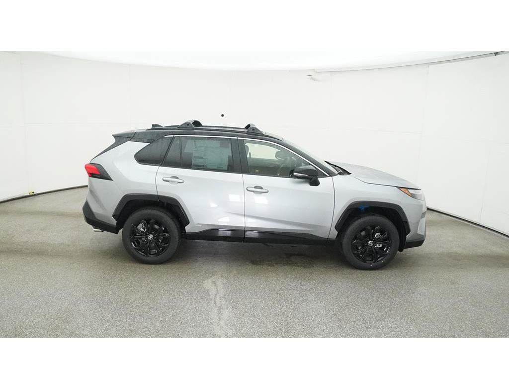 Used 2025 Toyota RAV4 XSE AWD/4WD image 14