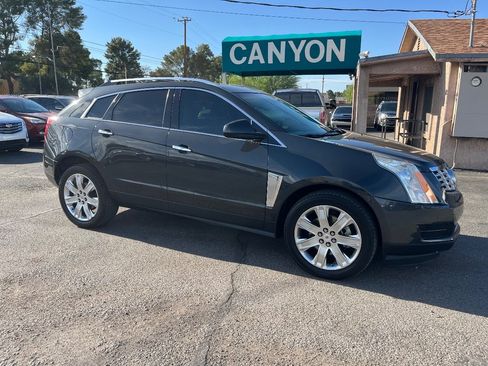 Used 2016 Cadillac SRX Luxury w/ Driver Awareness Package FWD image 2