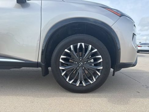 Used 2025 Nissan Rogue Platinum AWD/4WD image 15