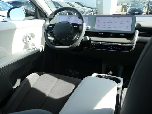 Used 2024 Hyundai Ioniq 5 SEL RWD image 24