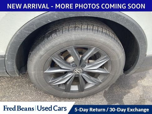 Certified 2024 Volkswagen Tiguan SE image 7