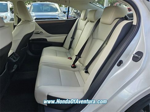 Used 2024 Lexus ES 350 w/ Premium Package image 8