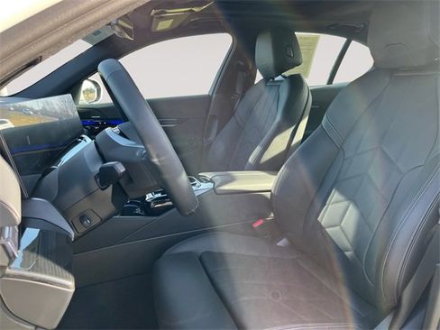 Certified 2025 BMW i5 xDrive40 w/ Premium Package image 9