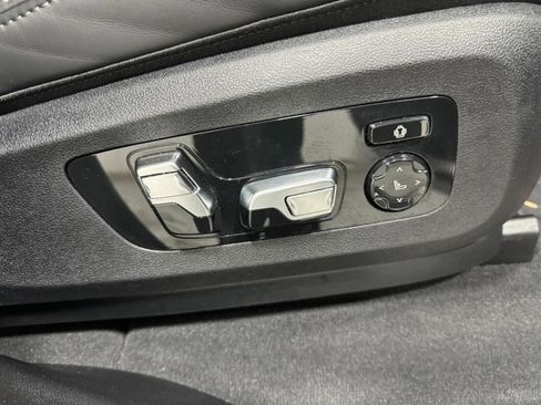 Used 2025 BMW X5 xDrive50e image 21