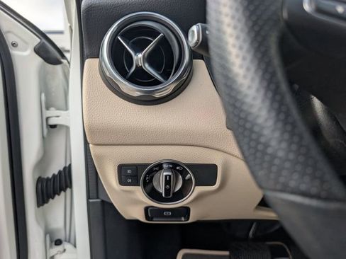 Used 2020 Mercedes-Benz GLA 250 image 11