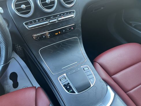 Used 2020 Mercedes-Benz GLC 300 4MATIC Coupe image 22