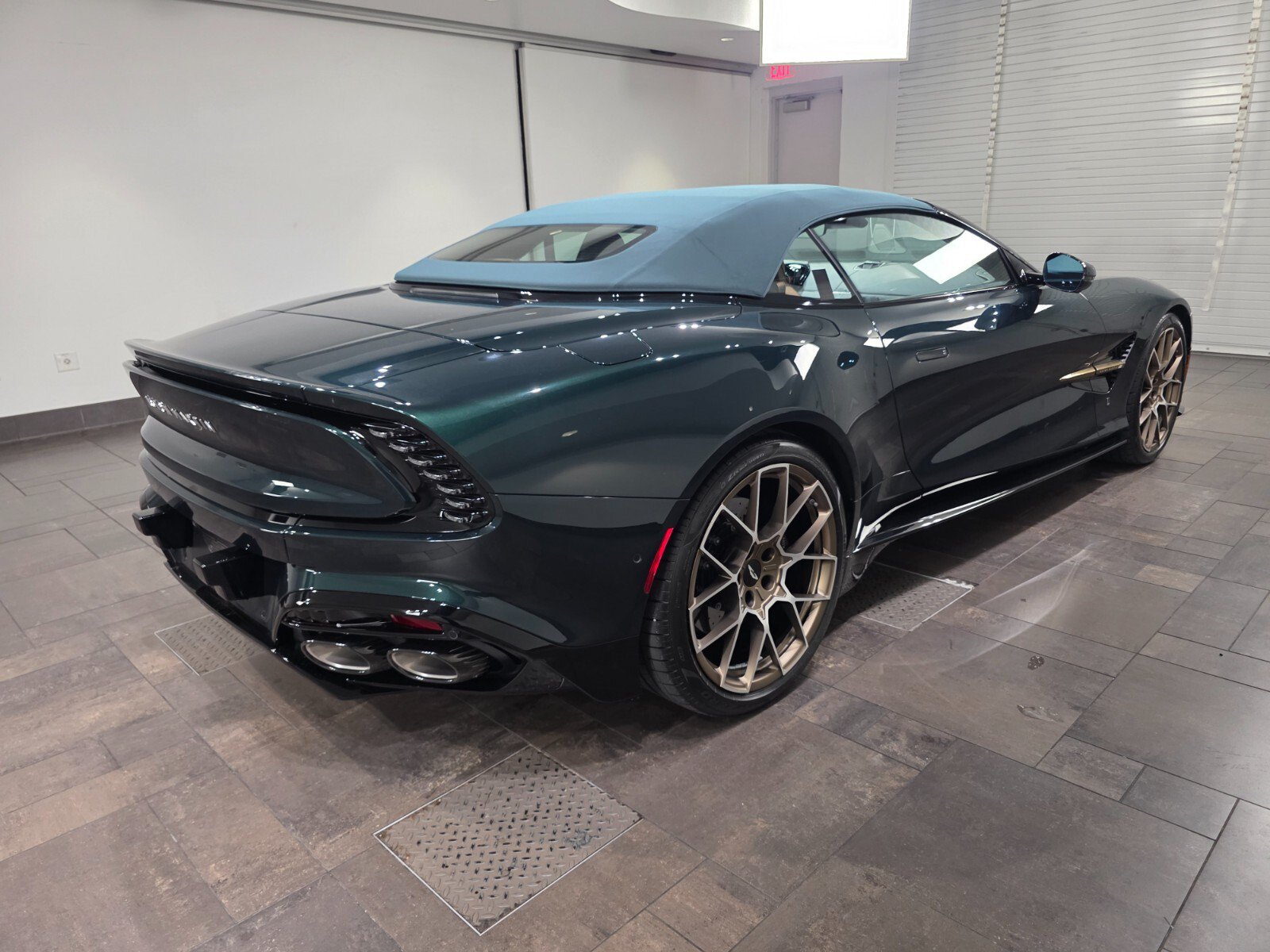 Used 2026 Aston Martin Vanquish 60th Anniversary Edition RWD image 21