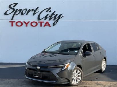 Used 2025 Toyota Corolla XLE