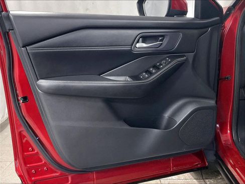 Certified 2024 Nissan Rogue SV w/ SV Premium Package image 9