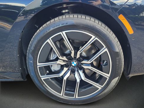 Used 2026 BMW 750e xDrive image 9