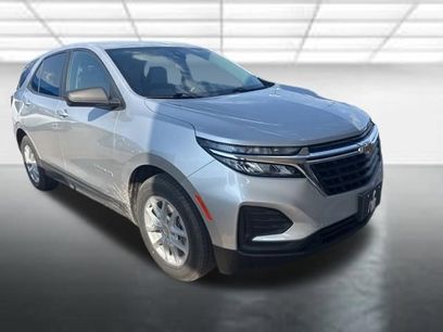 Used 2022 Chevrolet Equinox LS w/ LS Convenience Package