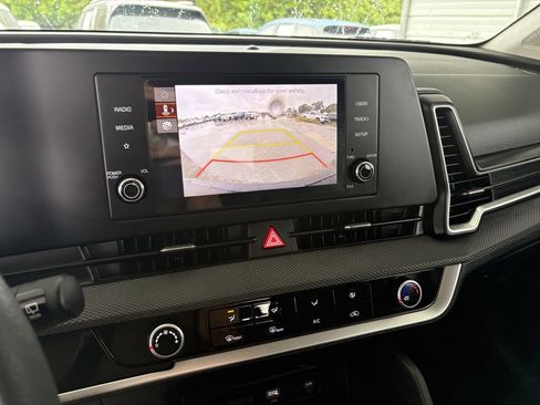 Certified 2025 Kia Sportage LX image 23
