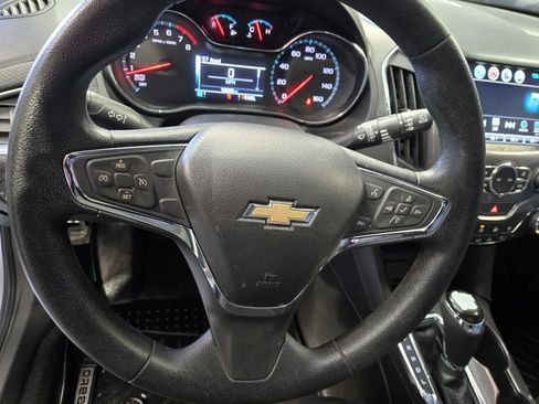 Used 2018 Chevrolet Cruze LT w/ Sun And Sound Package FWD image 18