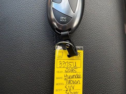 Used 2025 Hyundai Tucson SE image 27