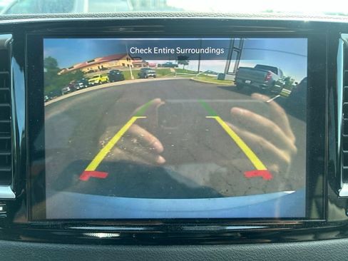 Used 2025 Chrysler Pacifica Select FWD image 24