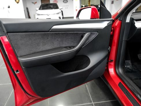 Used 2023 Tesla Model Y AWD image 39