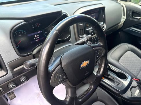 Used 2019 Chevrolet Colorado Z71 AWD/4WD image 10