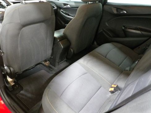 Used 2018 Chevrolet Cruze LS image 9