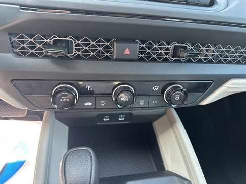 Certified 2025 Honda Accord LX image 29