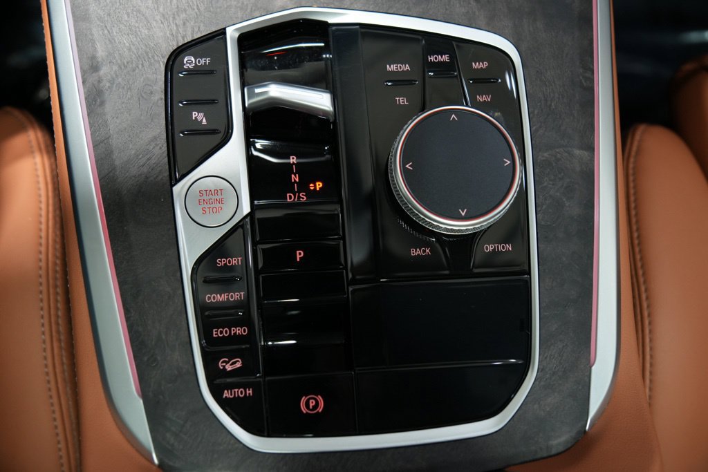 Used 2024 BMW X5 xDrive40i w/ M Sport Package AWD/4WD image 35