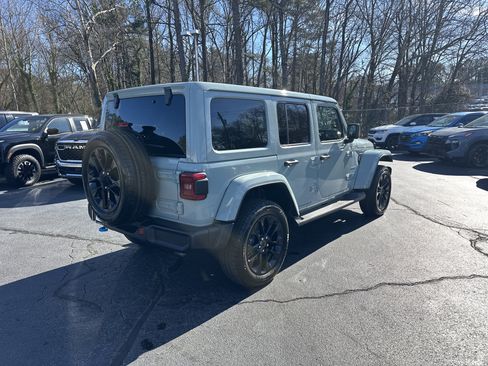 Used 2024 Jeep Wrangler Sahara w/ Technology Group image 9