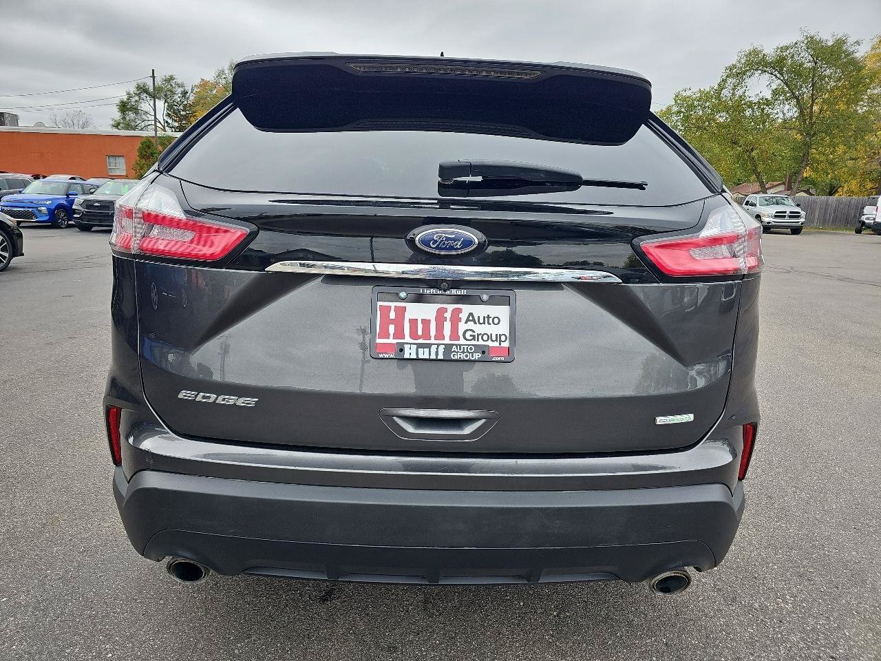 Used 2019 Ford Edge SE FWD image 4